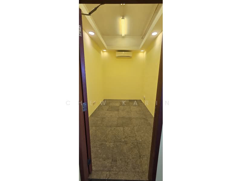 Tradehub 21, 8 Boon Lay Way, 1,660 sqft, Light Industrial (B1) For Rent, by Chew Karin, 23852969 - CommercialGuru.com.sg