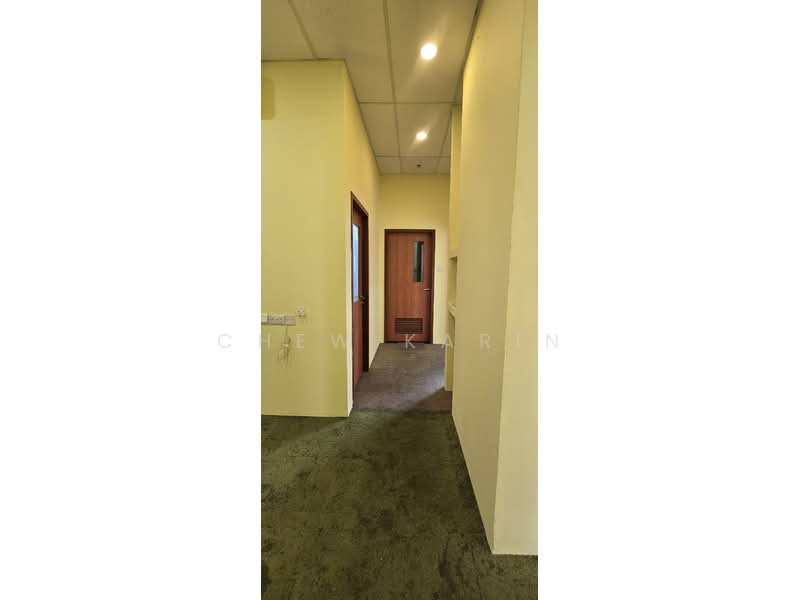 Tradehub 21, 8 Boon Lay Way, 1,660 sqft, Light Industrial (B1) For Rent, by Chew Karin, 23852969 - CommercialGuru.com.sg