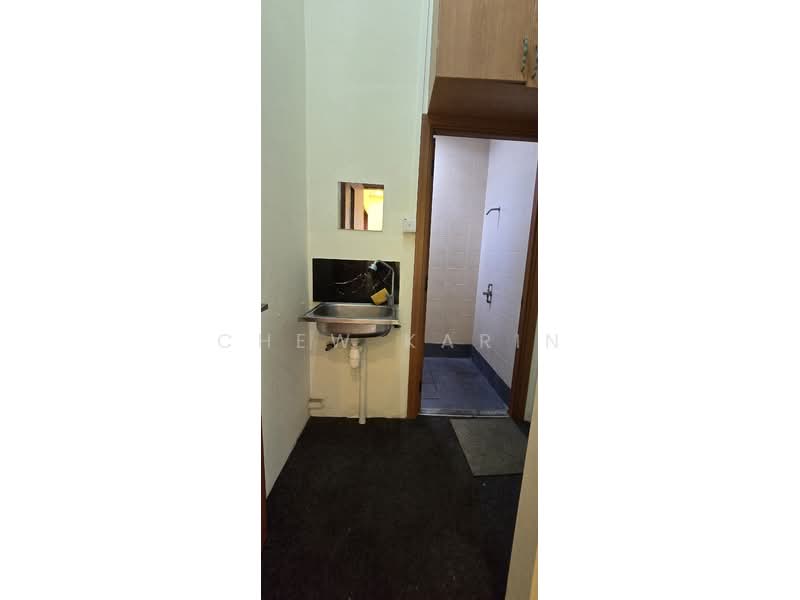 Tradehub 21, 8 Boon Lay Way, 1,660 sqft, Light Industrial (B1) For Rent, by Chew Karin, 23852969 - CommercialGuru.com.sg