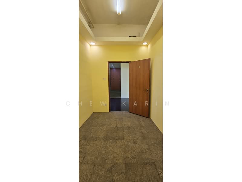 Tradehub 21, 8 Boon Lay Way, 1,660 sqft, Light Industrial (B1) For Rent, by Chew Karin, 23852969 - CommercialGuru.com.sg