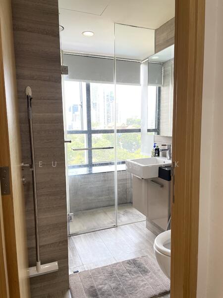 Cityscape at Farrer Park, 101 Mergui Road, 3 Bedrooms, 1,120 sqft, Condominium For Rent, by Eugene Quek, 23853886 - master bath rm - PropertyGuru.com.sg
