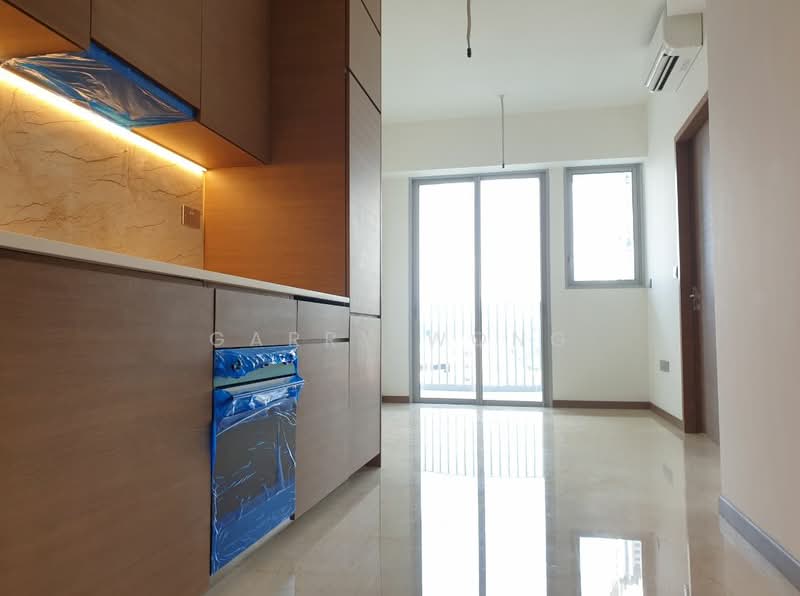 Queens Peak, 1 Dundee Road, 1 Bedroom, 431 sqft, Condominium For Sale, by Garry Wong, 23854297 - View from main door. - PropertyGuru.com.sg
