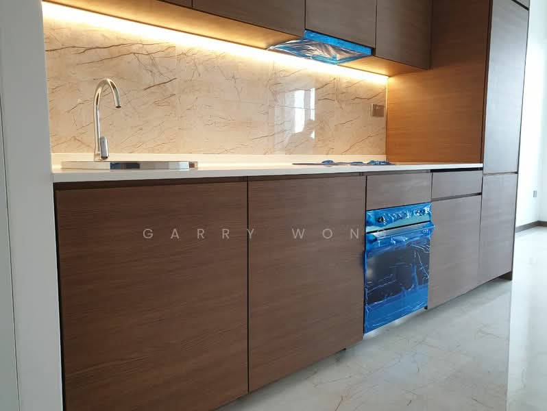 Queens Peak, 1 Dundee Road, 1 Bedroom, 431 sqft, Condominium For Sale, by Garry Wong, 23854297 - Kitchen with ample storage. - PropertyGuru.com.sg