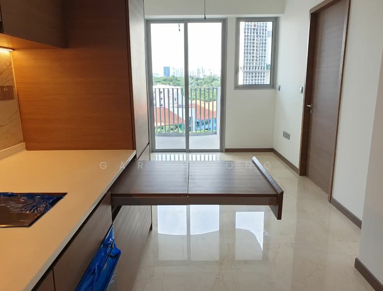 Queens Peak, 1 Dundee Road, 1 Bedroom, 431 sqft, Condominium For Sale, by Garry Wong, 23854297 - Kitchen with space-saving retractable dining table. - PropertyGuru.com.sg