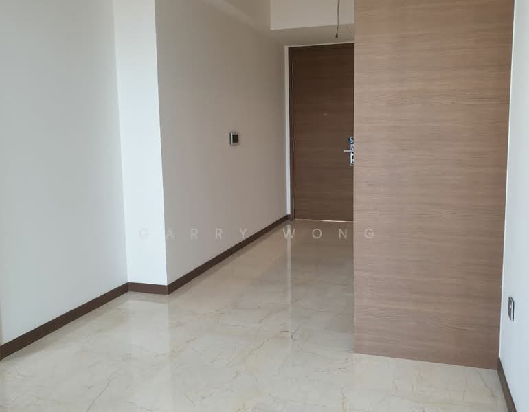 Queens Peak, 1 Dundee Road, 1 Bedroom, 431 sqft, Condominium For Sale, by Garry Wong, 23854297 - Decent size living room. - PropertyGuru.com.sg
