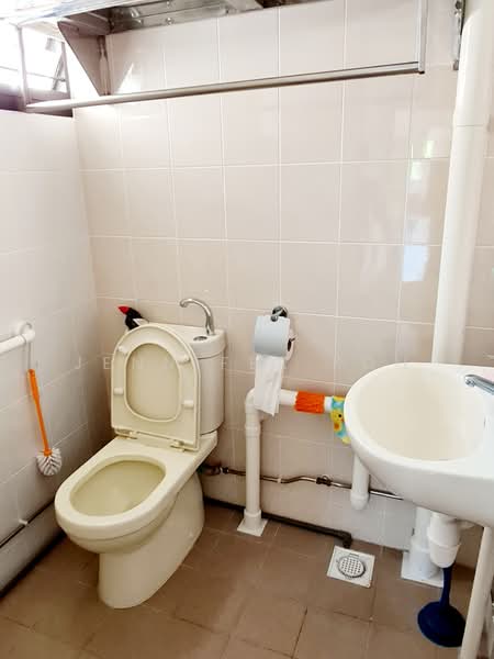 218 Bedok North Street 1, 218 Bedok North Street 1, 2 Bedrooms, 893 sqft, HDB Flat For Rent, by Jennifer Koh, 23856949 - PropertyGuru.com.sg