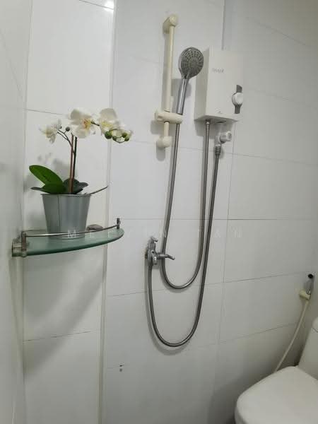 Jalan Besar STUDIO ROOM, Jalan Besar, Farrer Park / Serangoon Rd, Room Rental, 150 sqft, Shophouse For Rent, by Melvin Tan, 23858716 - Bathroom - PropertyGuru.com.sg