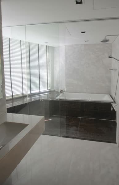 St. Regis Residences Singapore, 33 Tanglin Road, 4 Bedrooms, 3,757 sqft, Apartment For Rent, by Renee Lim, 23859910 - Master luxurious Bathroom - PropertyGuru.com.sg