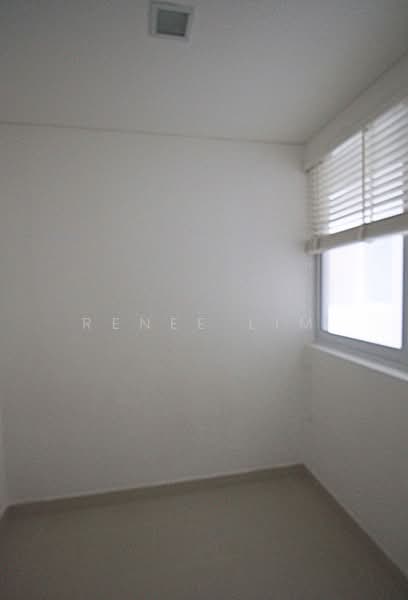 St. Regis Residences Singapore, 33 Tanglin Road, 4 Bedrooms, 3,757 sqft, Apartment For Rent, by Renee Lim, 23859910 - Good size helper's room with window - PropertyGuru.com.sg