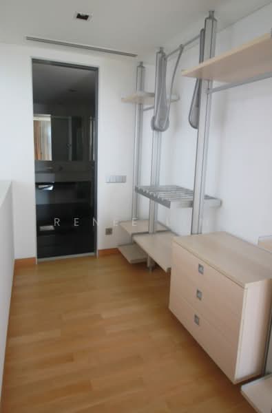 St. Regis Residences Singapore, 33 Tanglin Road, 4 Bedrooms, 3,757 sqft, Apartment For Rent, by Renee Lim, 23859910 - Junior master walk-in wardrobe - PropertyGuru.com.sg