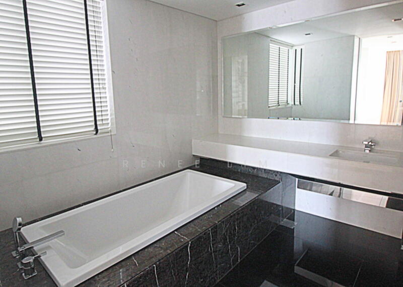 St. Regis Residences Singapore, 33 Tanglin Road, 4 Bedrooms, 3,757 sqft, Apartment For Rent, by Renee Lim, 23859910 - Junior master Bathtub - PropertyGuru.com.sg