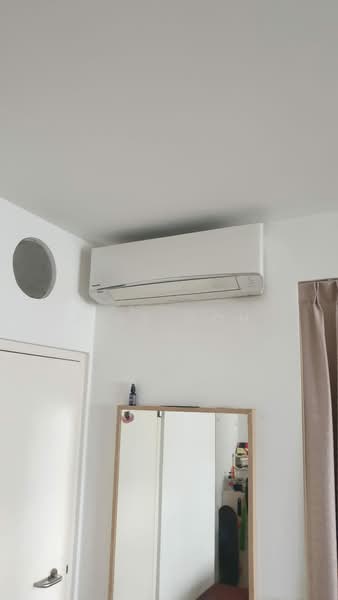 For Rent - The Trumps