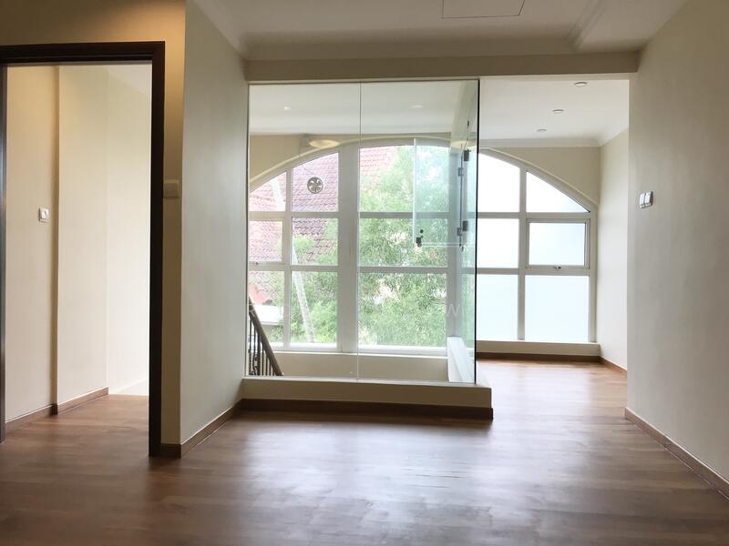 Renovated 3 Storey Modern Bungalow With Beautiful Pool For Lease, Merryn Road, Trevose Crescent, Dunearn Road, Newton / Novena, 5 Bedrooms, 6,000 sqft, Detached House For Rent, by Roy Low, 23868008 - PropertyGuru.com.sg