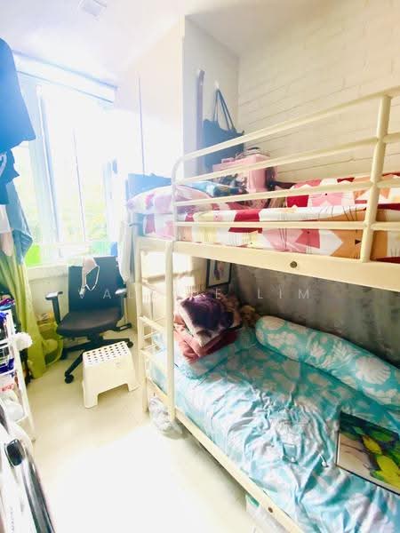Mount Faber Lodge, 27 Mount Faber Road, Harbourfront / Telok Blangah, 4 Bedrooms, 2,594 sqft, Condominium For Rent, by Valerie Lim, 23871349 - Helper's room cum yard area with toilet - PropertyGuru.com.sg