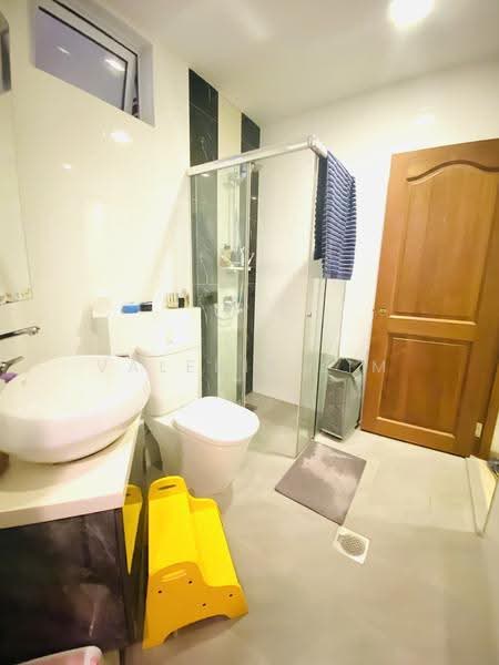 Mount Faber Lodge, 27 Mount Faber Road, Harbourfront / Telok Blangah, 4 Bedrooms, 2,594 sqft, Condominium For Rent, by Valerie Lim, 23871349 - Bathroom - Level 1 - PropertyGuru.com.sg