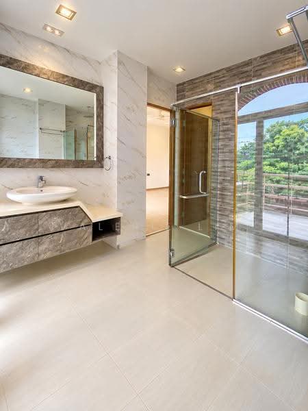 Mount Faber Lodge, 27 Mount Faber Road, Harbourfront / Telok Blangah, 4 Bedrooms, 2,594 sqft, Condominium For Rent, by Valerie Lim, 23871349 - Master bathroom - PropertyGuru.com.sg