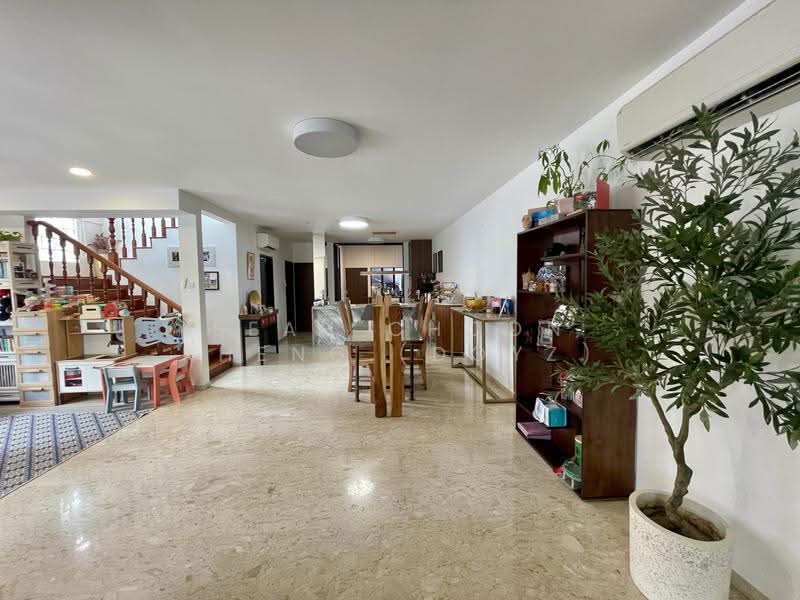 Well Renovated Semi D in Serangoon Gardens, Borthwick Drive, Hougang / Punggol / Sengkang, 4 Bedrooms, 3,300 sqft, Semi-Detached House For Rent, by Seah Choon Kheng (Doyz), 23872020 - Living Room - PropertyGuru.com.sg