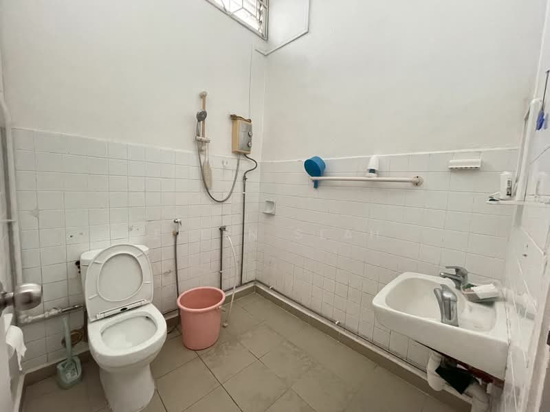 Li Kwan Drive, , 3 Bedrooms, 2,000 sqft, Terraced House For Rent, by Eleen Seah, 23878098 - PropertyGuru.com.sg