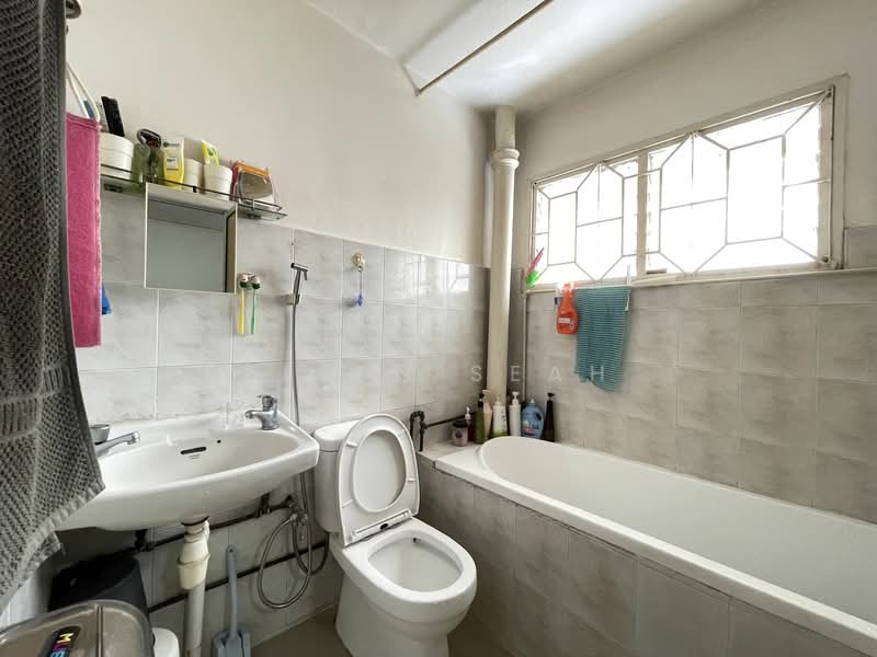 Li Kwan Drive, , 3 Bedrooms, 2,000 sqft, Terraced House For Rent, by Eleen Seah, 23878098 - PropertyGuru.com.sg