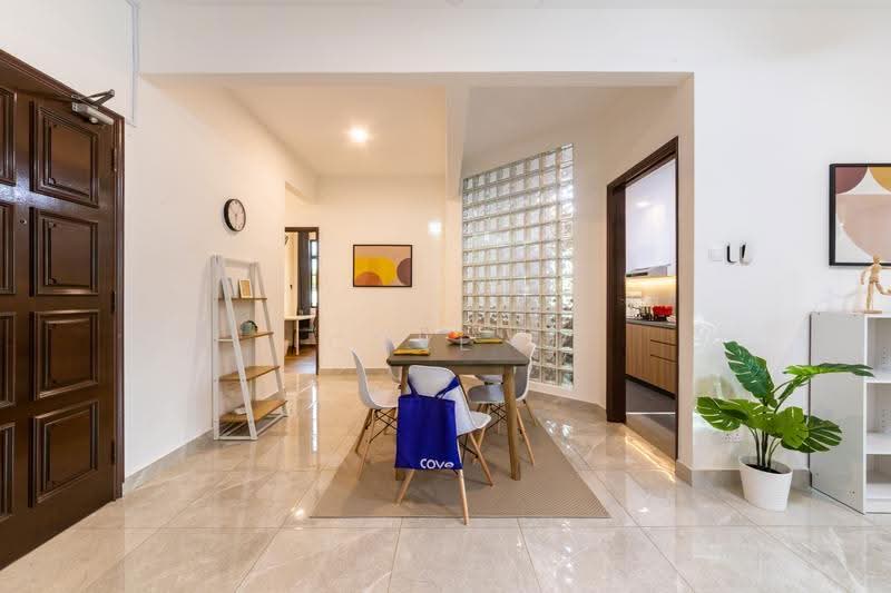 Chiang's Court, Upper East Coast Road, East Coast / Marine Parade, Room Rental, 129 sqft, Walk-up Apartment For Rent, by Cove, 23878712 - PropertyGuru.com.sg