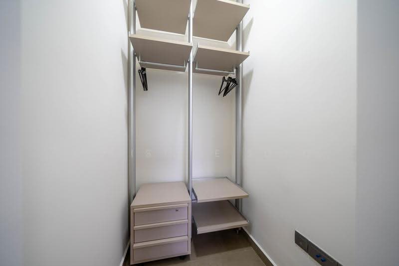 The Sorrento, 55 West Coast Road, Buona Vista / West Coast / Clementi New Town, 1 Bedroom, 441 sqft, Condominium For Rent, by Christine Song, 23879769 - Wardrobe - PropertyGuru.com.sg