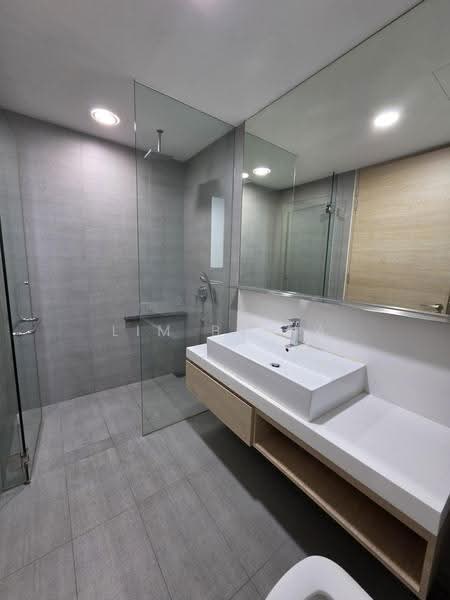 Sennett Residence, 31 Pheng Geck Avenue, Macpherson / Potong Pasir, 2 Bedrooms, 861 sqft, Condominium For Rent, by Lim Brina, 23882475 - Bathroom - PropertyGuru.com.sg