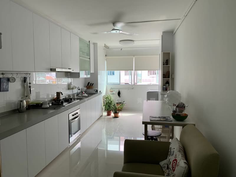 511 West Coast Drive, 511 West Coast Drive, 3 Bedrooms, 979 sqft, HDB Flat For Rent, by Amy Ng 黄丽琴, 23882519 - Well renovated kitchen  - PropertyGuru.com.sg
