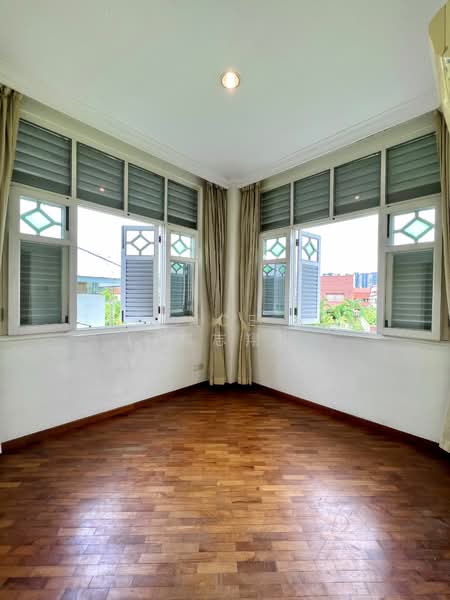 For Sale - Mountbatten Lodge