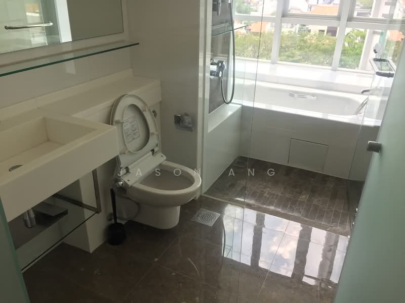 One Amber, 3 Amber Gardens, 4 Bedrooms, 1,701 sqft, Condominium For Rent, by Jason Ang, 23886276 - Master bathroom - PropertyGuru.com.sg