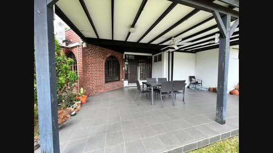 Spacious 5 bedroom Bungalow with Wide Garden and Swimming Pool, Chestnut Crescent, Upper Bukit Timah Road, Cashew Road, Petir Road, Dairy Farm Road, Dairy Farm / Bukit Panjang / Choa Chu Kang, 5 Bedrooms, 4,000 sqft, Bungalow House For Rent, by Brian Wong, 23888371 - PropertyGuru.com.sg