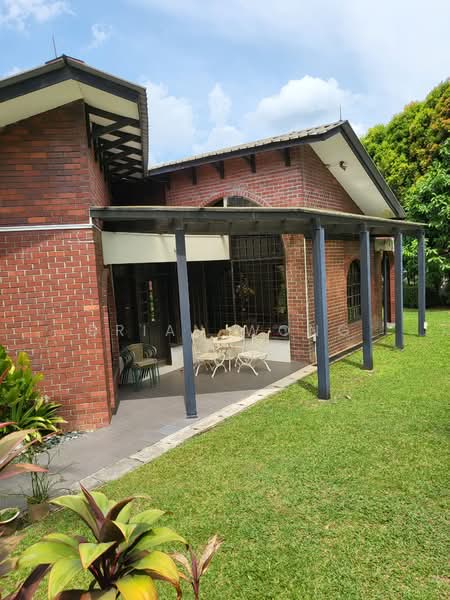 Chestnut Crescent Bungalow, Chestnut Crescent, 5 Bedrooms, 4,000 sqft, Bungalow House For Rent, by Brian Wong, 23888371 - PropertyGuru.com.sg