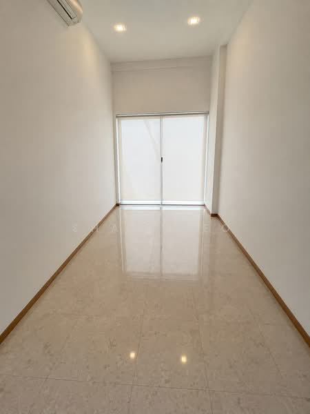 Marina Bay Residences, 18 Marina Boulevard, 4 Bedrooms, 3,960 sqft, Condominium For Rent, by Shane Yeo, 23889712 - Level 02 Family Area - PropertyGuru.com.sg