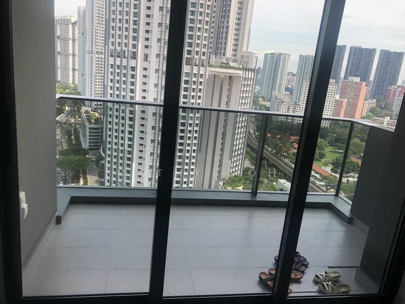 Margaret Ville, 20 Margaret Dr, 2 Bedrooms, 700 sqft, Apartment For