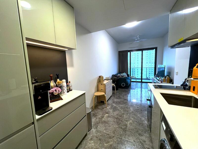 Margaret Ville, 20 Margaret Dr, 2 Bedrooms, 700 sqft, Apartment For