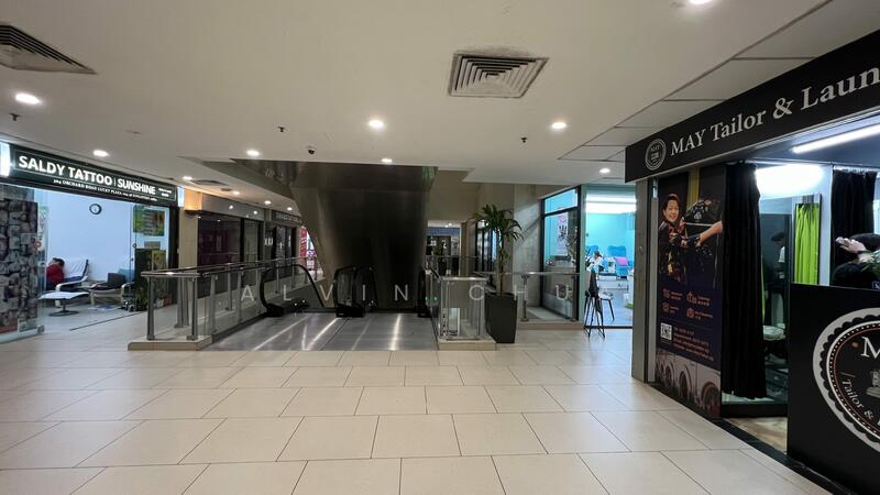 Lucky Plaza, 304 Orchard Road, 398 sqft, Mall Shop For Sale, by Alvin Chua, 23892679 - CommercialGuru.com.sg