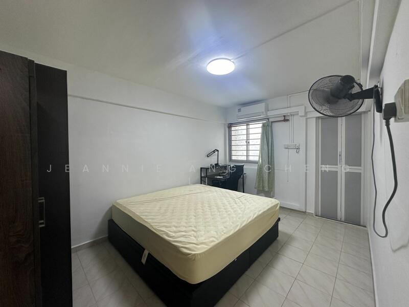 For Rent - 243 Jurong East Street 24