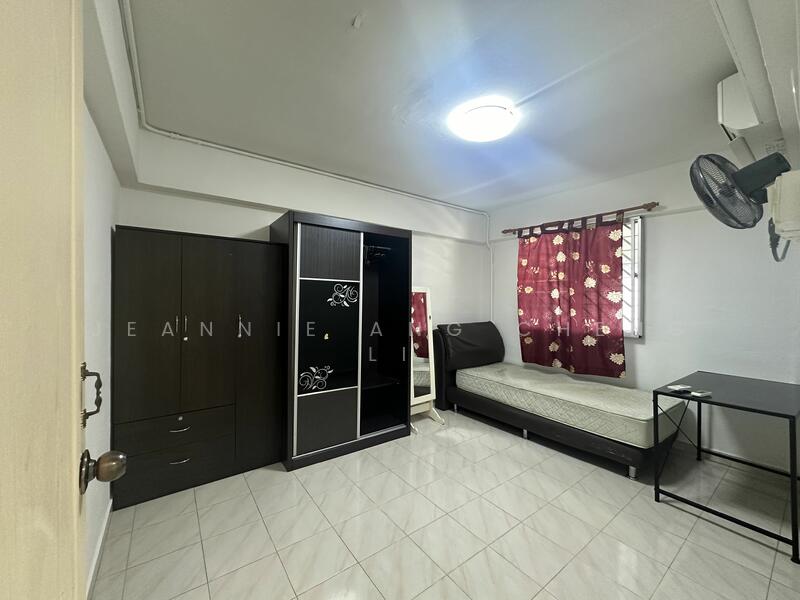 For Rent - 243 Jurong East Street 24