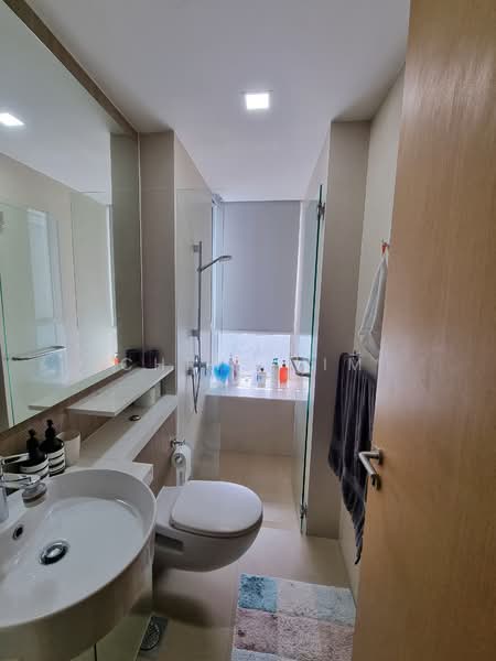 The Regency at Tiong Bahru, 38 Chay Yan Street, 3 Bedrooms, 1,281 sqft, Condominium For Rent, by Chris Lim, 23894295 - PropertyGuru.com.sg