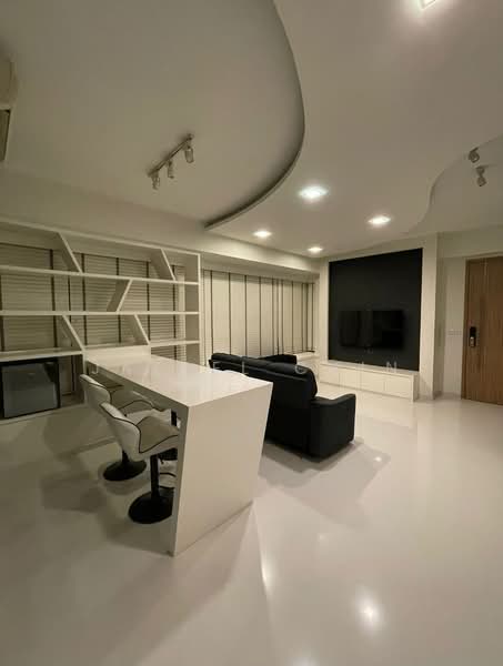 Woodsville 28, 26 Woodsville Close, 2 Bedrooms, 883 sqft, Condominium For Rent, by Jazrel Chin, 23896586 - Living and dining overlooking TV area - PropertyGuru.com.sg