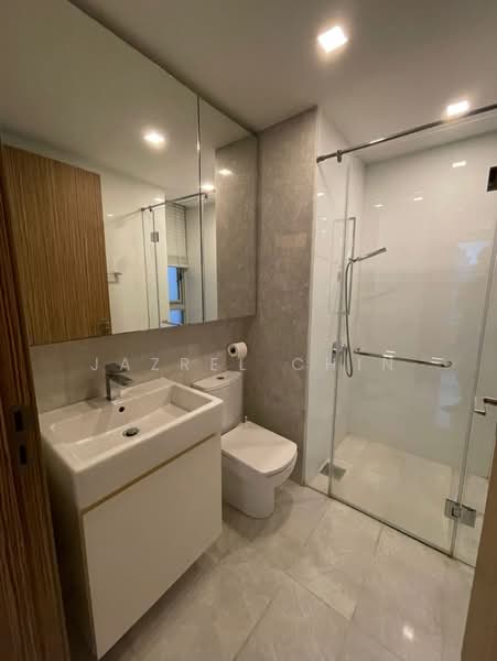 Woodsville 28, 26 Woodsville Close, 2 Bedrooms, 883 sqft, Condominium For Rent, by Jazrel Chin, 23896586 - Common bathroom - PropertyGuru.com.sg