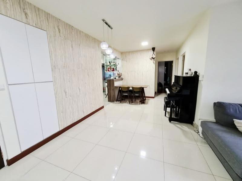 217B Compassvale Drive, 217B Compassvale Drive, Hougang / Punggol / Sengkang, 3 Bedrooms, 990 sqft, HDB Flat For Sale, by Ng Jonathan, 23899350 - Living Room - PropertyGuru.com.sg