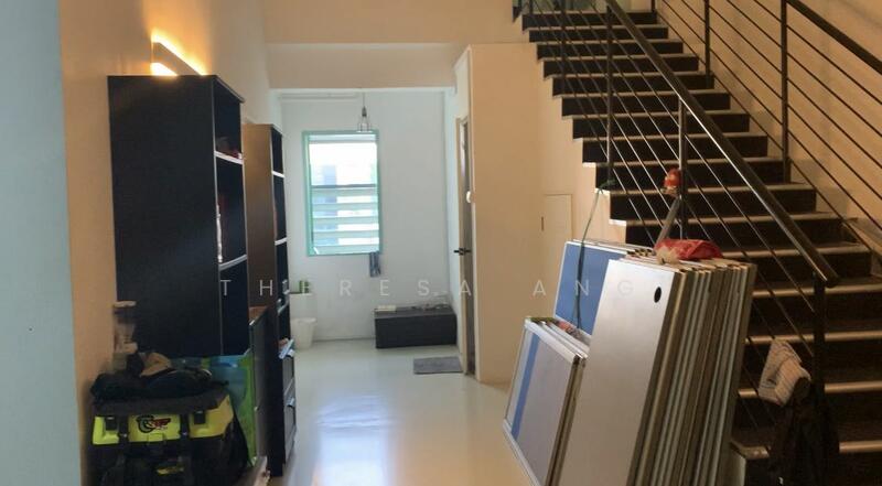Oxley BizHub, 61 Ubi Road 1, 1,894 sqft, Light Industrial (B1) For Sale, by Theresa Ang, 23900882 - CommercialGuru.com.sg