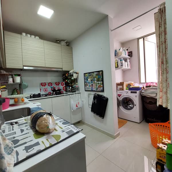 Terrasse, 29 Terrasse Lane, 3 Bedrooms, 1,151 sqft, Condominium For Rent, by Catherine Loh, 23908543 - Kitchen cum yard area - PropertyGuru.com.sg