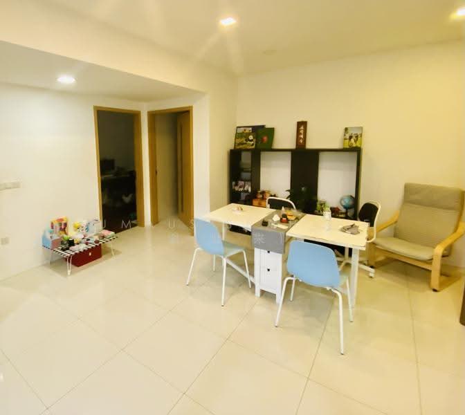 Meadows @ Peirce, 632 Upper Thomson Road, Mandai / Upper Thomson, 3 Bedrooms, 1,195 sqft, Condominium For Rent, by Eumaus Seah ( E 谢 健 来), 23908804 - Living Room - PropertyGuru.com.sg