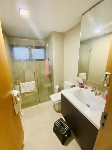Meadows @ Peirce, 632 Upper Thomson Road, Mandai / Upper Thomson, 3 Bedrooms, 1,195 sqft, Condominium For Rent, by Eumaus Seah ( E 谢 健 来), 23908804 - Common BathRoom - PropertyGuru.com.sg