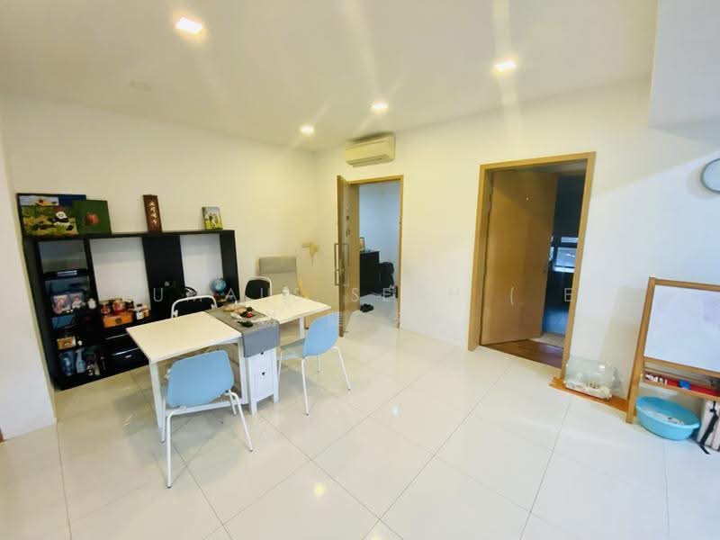 Meadows @ Peirce, 632 Upper Thomson Road, Mandai / Upper Thomson, 3 Bedrooms, 1,195 sqft, Condominium For Rent, by Eumaus Seah ( E 谢 健 来), 23908804 - Living & Dining with pool view - PropertyGuru.com.sg