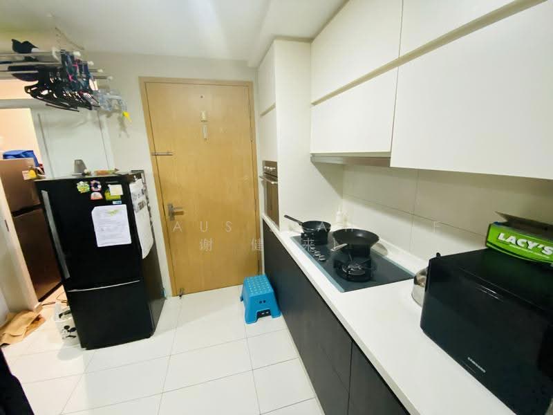 Meadows @ Peirce, 632 Upper Thomson Road, Mandai / Upper Thomson, 3 Bedrooms, 1,195 sqft, Condominium For Rent, by Eumaus Seah ( E 谢 健 来), 23908804 - Enclosed kitchen with Black Door - PropertyGuru.com.sg
