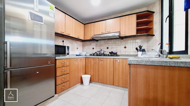 Blk8 #03-06  shared kitchen can cook 