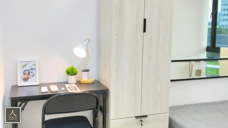 CR2 Big window room from 15 Oct ask 1290 rent Negotiable