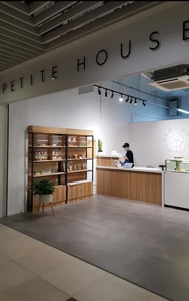 NEWest, 1 West Coast Drive, 635 sqft, Food & Beverage For Sale, by Stanly Chua, 23914763 - CommercialGuru.com.sg